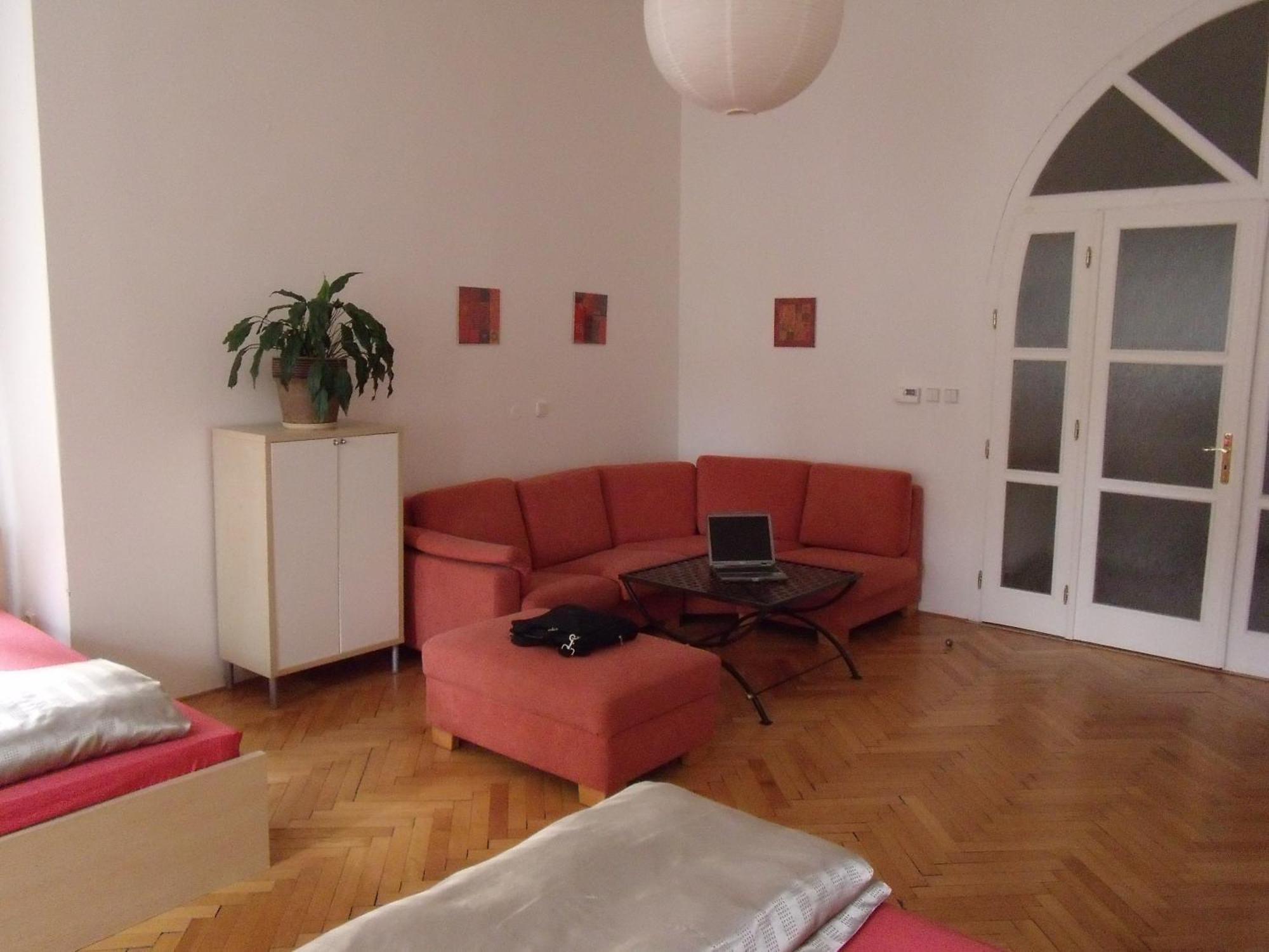 Apartments Tynska 7 Prag Exteriör bild
