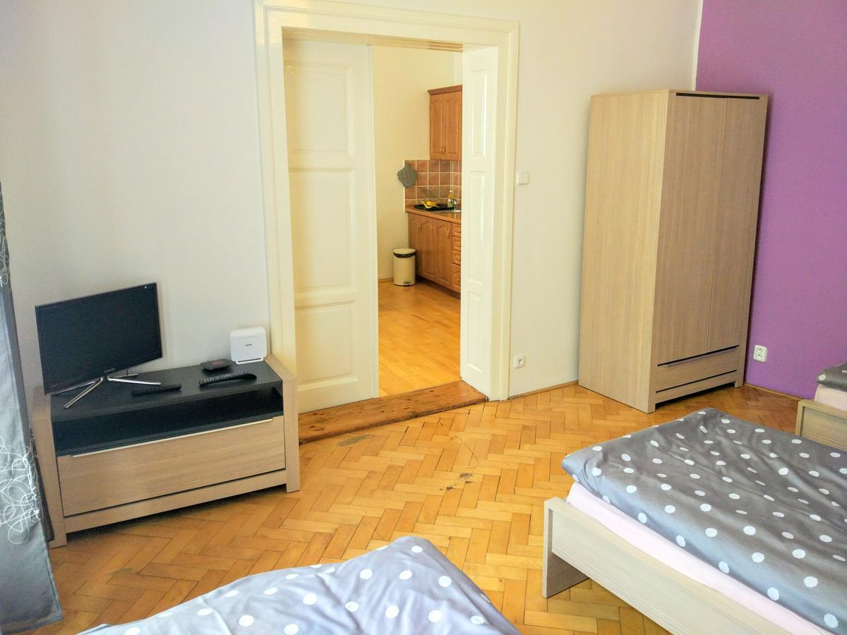 Apartments Tynska 7 Prag Exteriör bild