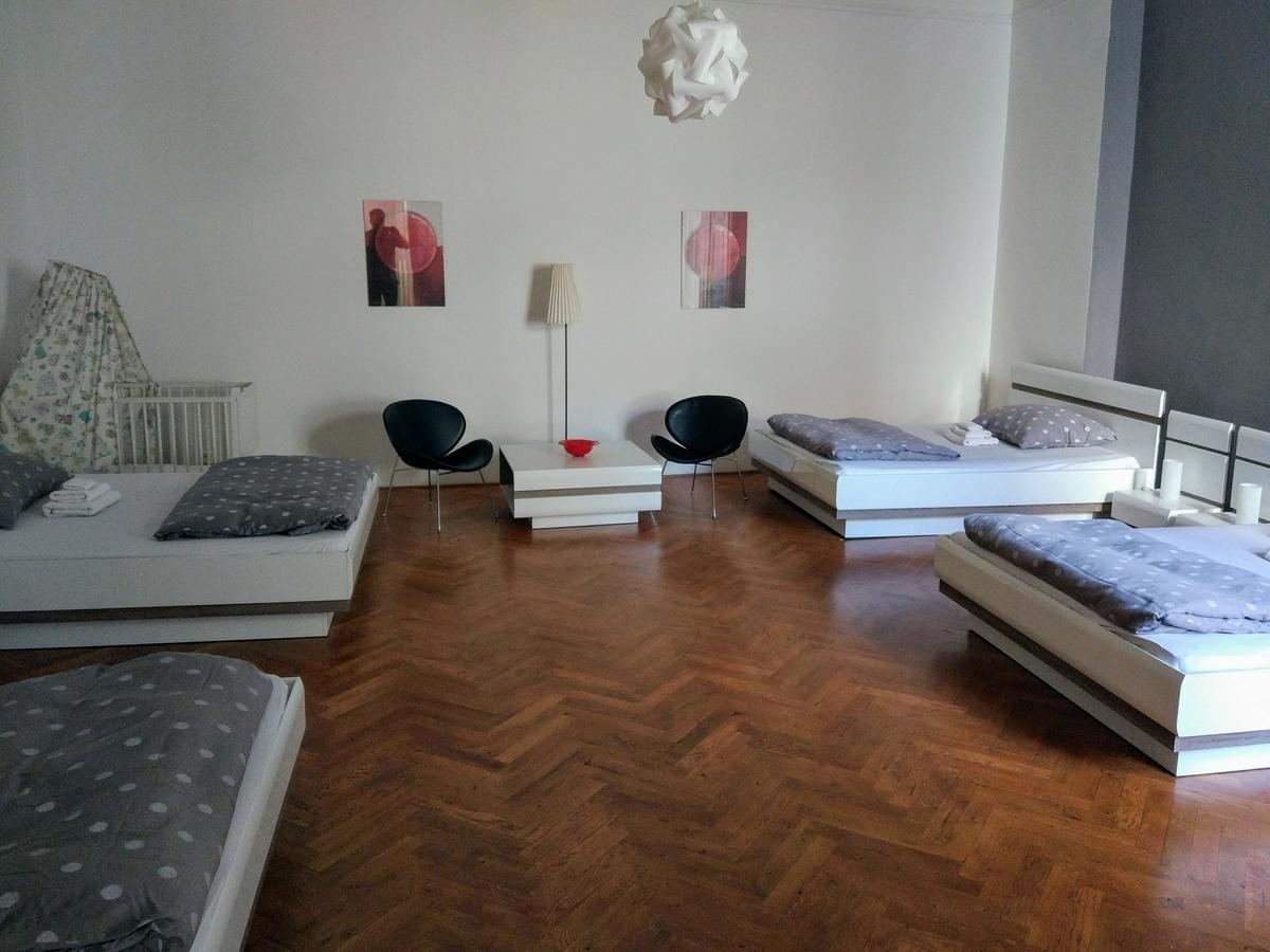 Apartments Tynska 7 Prag Exteriör bild