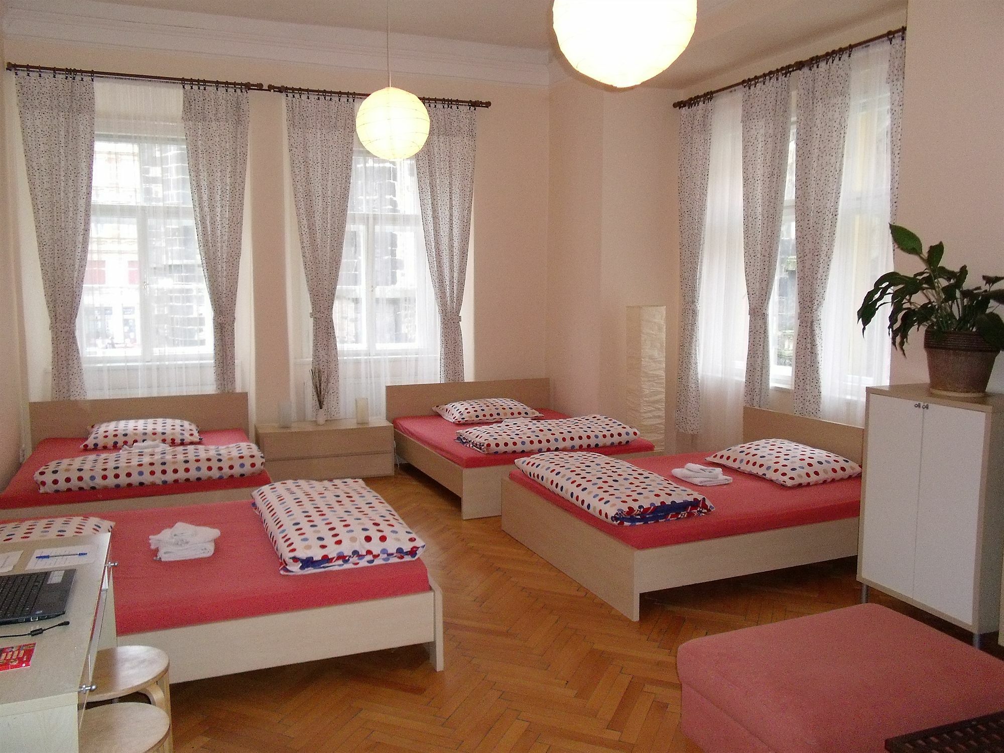 Apartments Tynska 7 Prag Exteriör bild