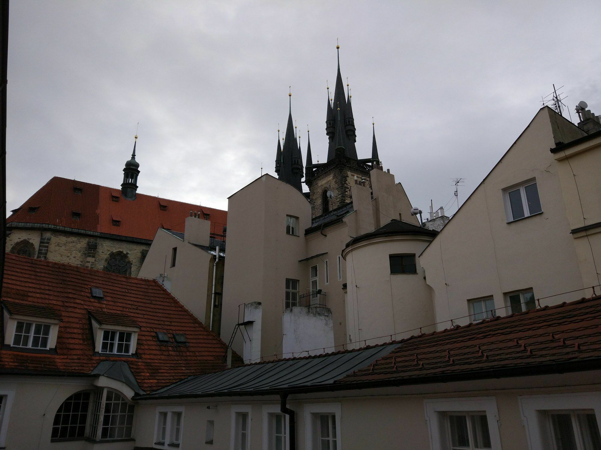 Apartments Tynska 7 Prag Exteriör bild