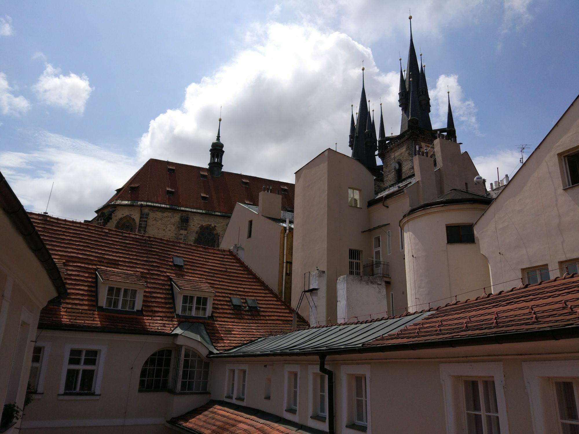Apartments Tynska 7 Prag Exteriör bild
